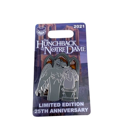 Disney Hunchback Notre Dame 25th Anniversary Gargoyles Laverne Hugo Victor Pin - Picture 1 of 2